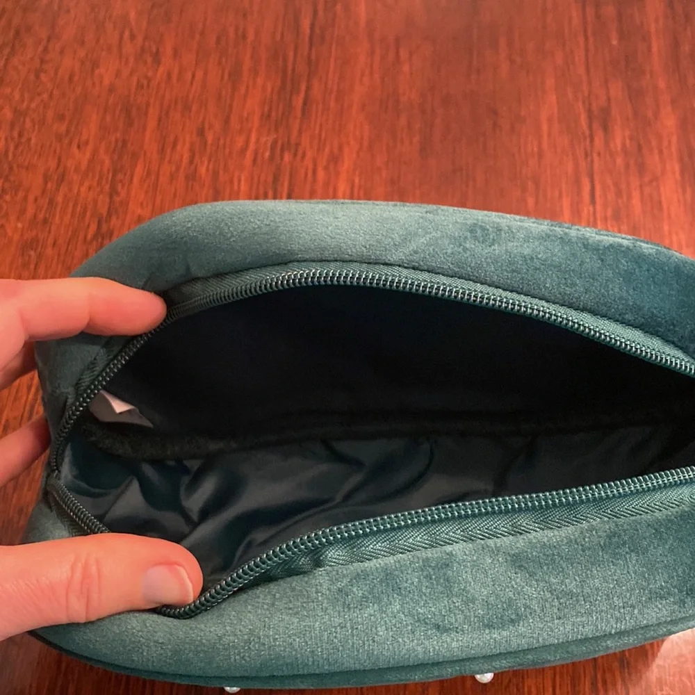 Plush Velour Quilted Cosmetic Toiletry Zip Top Case Bag w/ Pearls
